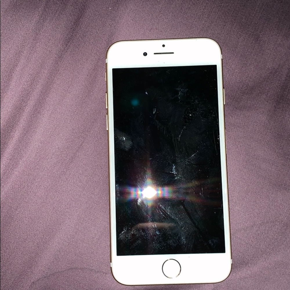 LOCKED iPhone 7 rose gold